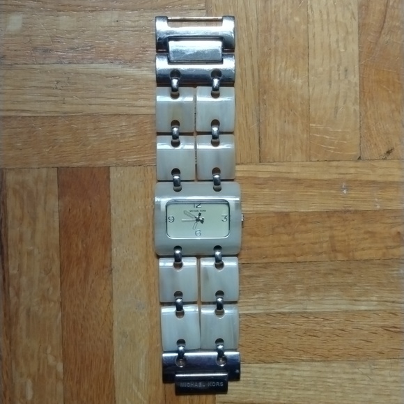 Michael Kors MK-4047 Bracelet Watch - Picture 2 of 3